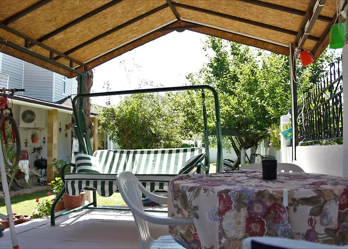 Inci بيت ضيافة Çeşme