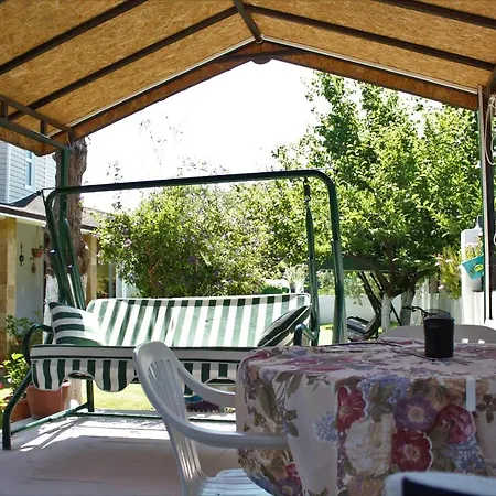 Inci Pensión Çeşme